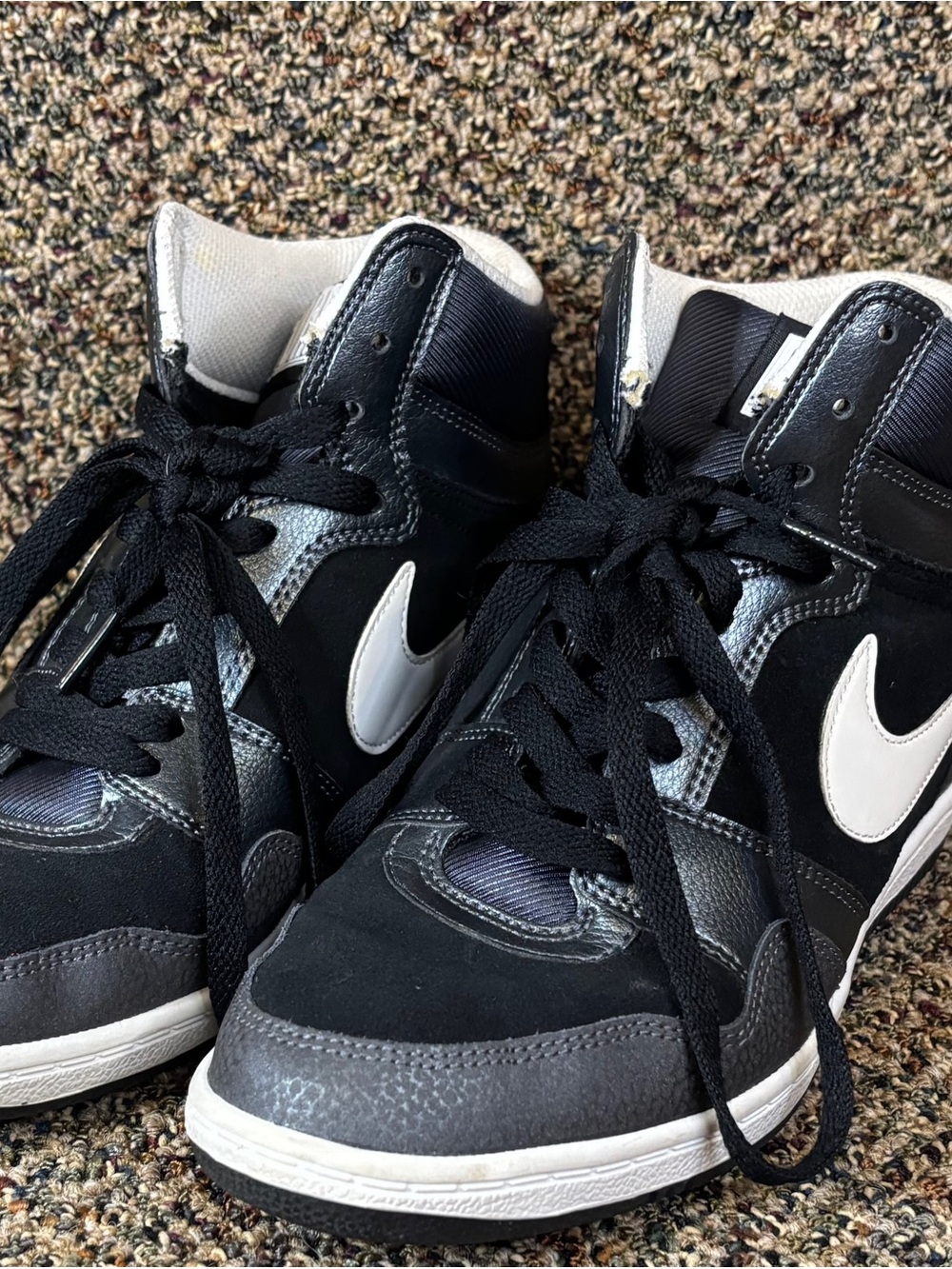 Nike Black and White Women’s Wedge Sneakers